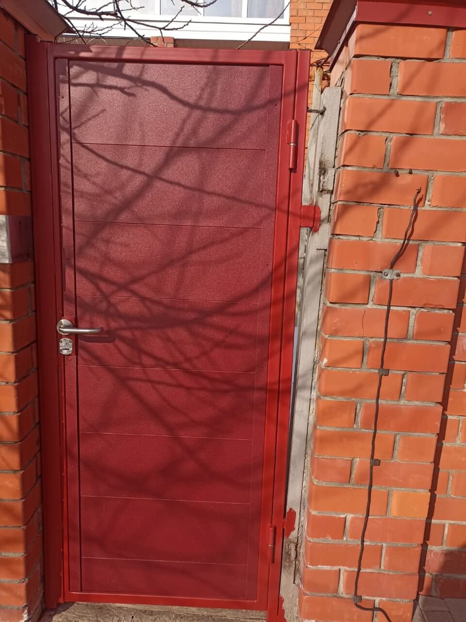 Ворота и калитка из металлопланкена 4м RAL3005 Красное Вино, Стальной Бархат фото 3 в Парабели