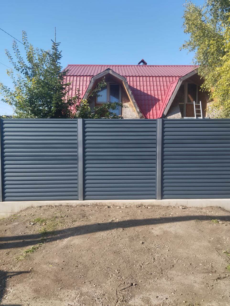 Забор-жалюзи из ламелей Реснички 54м RAL7024/7024 Серый Графит двусторонний МАТТЕ в Парабели